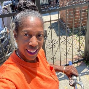 Meet your Posher, Monica